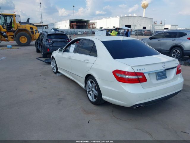 2013 MERCEDES-BENZ E 550 WDDHF9BB7DA678058 Photo 2