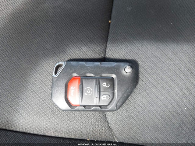 1C4HJXDG0JW135901 Jeep Wrangler
