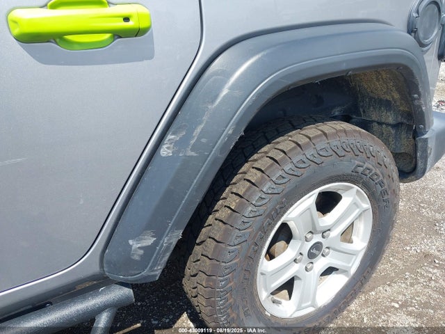 1C4HJXDG0JW135901 Jeep Wrangler