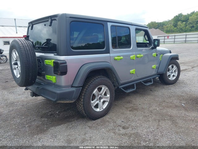 1C4HJXDG0JW135901 Jeep Wrangler