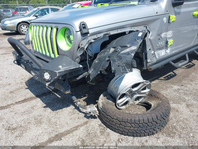 1C4HJXDG0JW135901 Jeep Wrangler