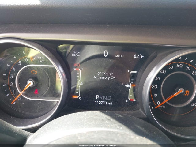 1C4HJXDG0JW135901 Jeep Wrangler