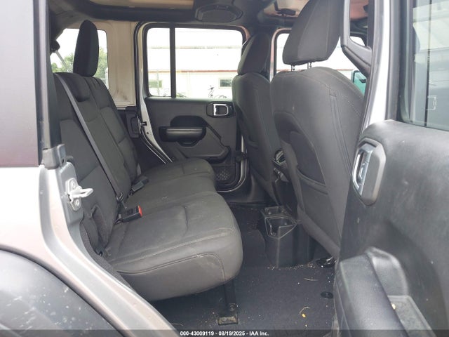 1C4HJXDG0JW135901 Jeep Wrangler