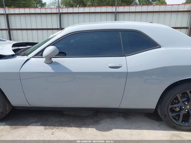 Продаж на аукціоні авто 2022 Dodge Challenger Sxt, vin: 2C3CDZAG6NH128560, номер лоту: 43009194