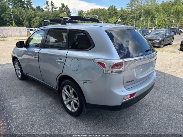 2014 MITSUBISHI OUTLANDER JA4AZ3A38EZ008655 Photo 2