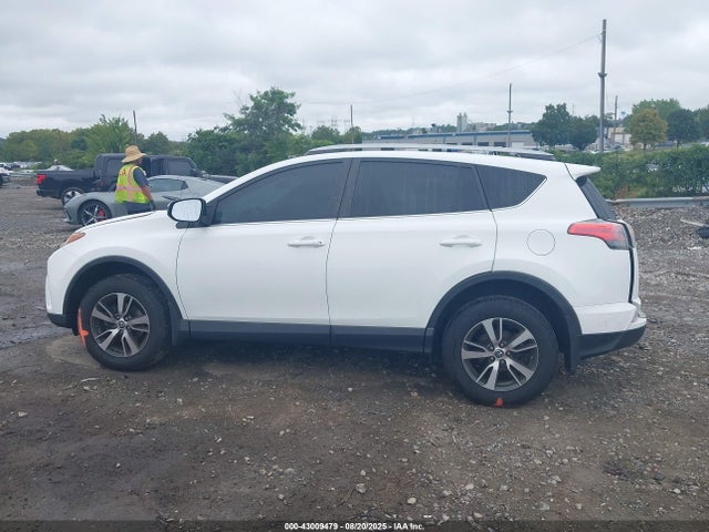 Toyota 2ar-fe 2018 2T3RFREV0JW850593 Image 14