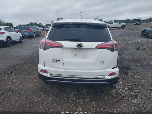 Toyota 2ar-fe 2018 2T3RFREV0JW850593 Image 16