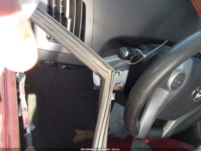 Продаж на аукціоні авто 2014 Toyota Prius Two, vin: JTDKN3DU9E1770658, номер лоту: 43009543