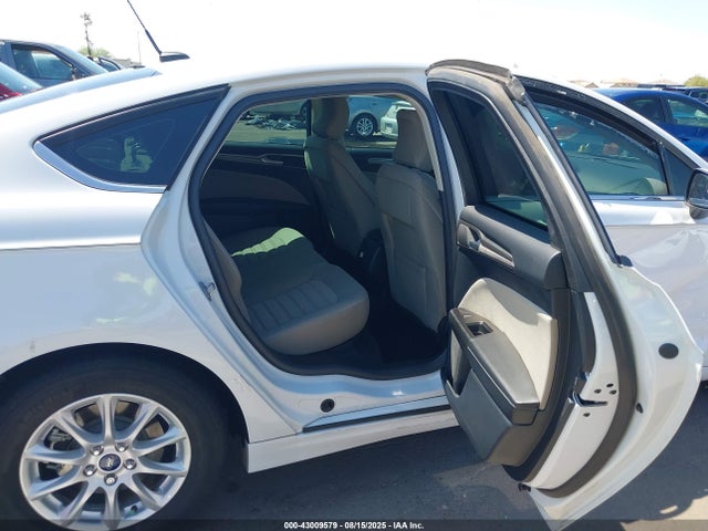 3FA6P0G76HR368287 Ford 2017