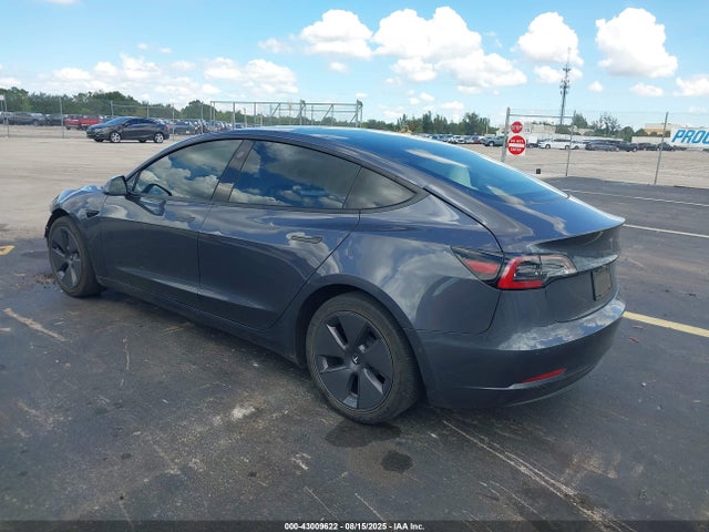 2022 TESLA MODEL 3 5YJ3E1EA0NF330316 Photo 2