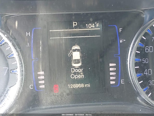 1C3CCCAB5GN152749 Chrysler 2016