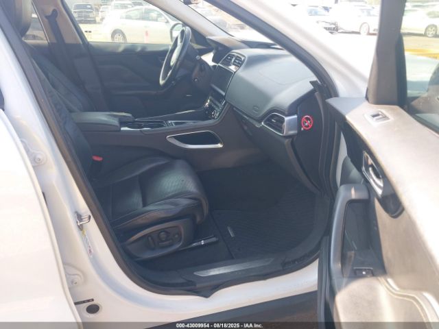 2017 JAGUAR F-PACE SADCL2BV2HA049848 Photo 4