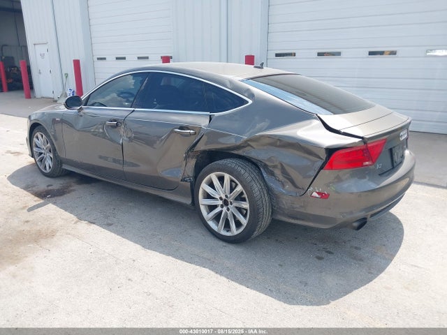 2014 AUDI A7 WAU2GAFC0EN118990 Photo 2