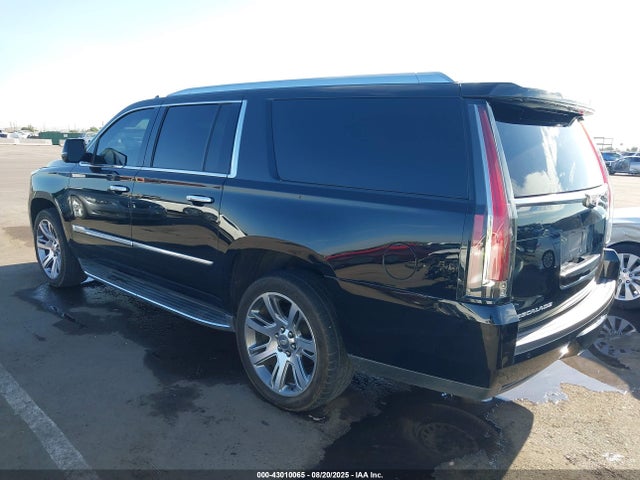 2016 CADILLAC ESCALADE ESV 1GYS4HKJ2GR359514 Photo 2