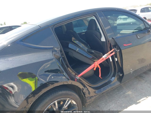 2023 TESLA MODEL Y 7SAYGDEEXPA087718 Photo 5