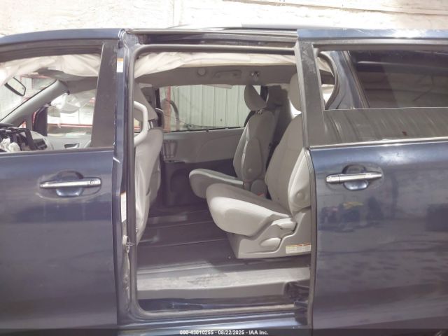 2020 TOYOTA SIENNA 5TDJZ3DC1LS246315 Photo 7