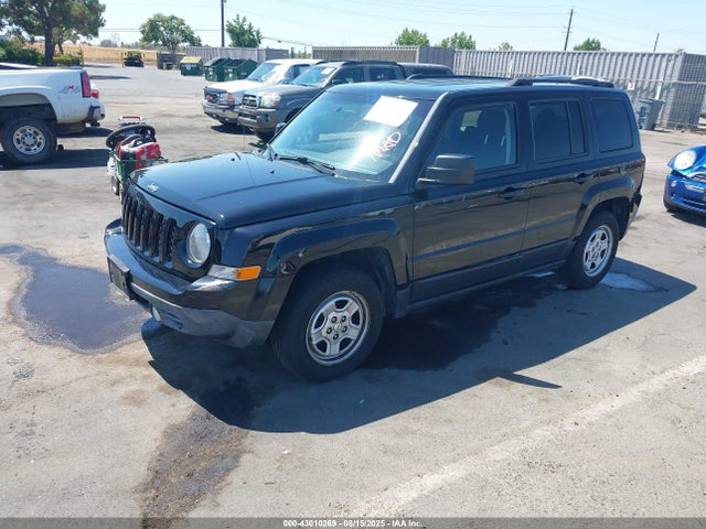 Jeep 2016 2016 1C4NJPBA9GD629258 Image 2