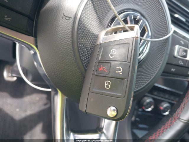3VW547AU9JM261871 Volkswagen Golf GTI