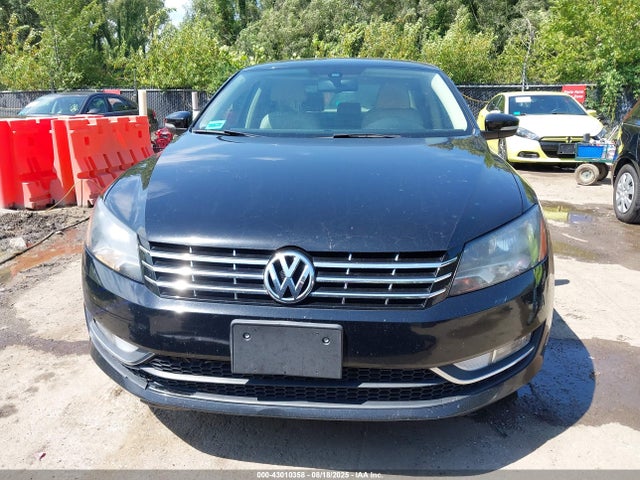 Volkswagen Passat 2015 1VWCS7A37FC013115 Image 12
