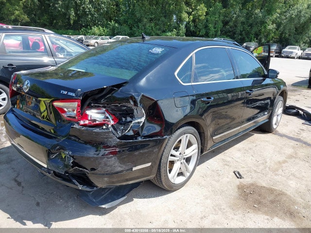 Volkswagen Passat 2015 1VWCS7A37FC013115 Image 4