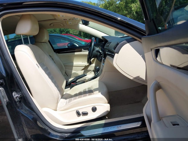 Volkswagen Passat 2015 1VWCS7A37FC013115 Image 5