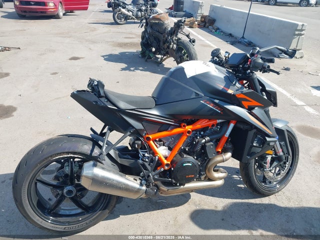 KTM Super Duke R 2024 VBKV39400RM992611 Image 12