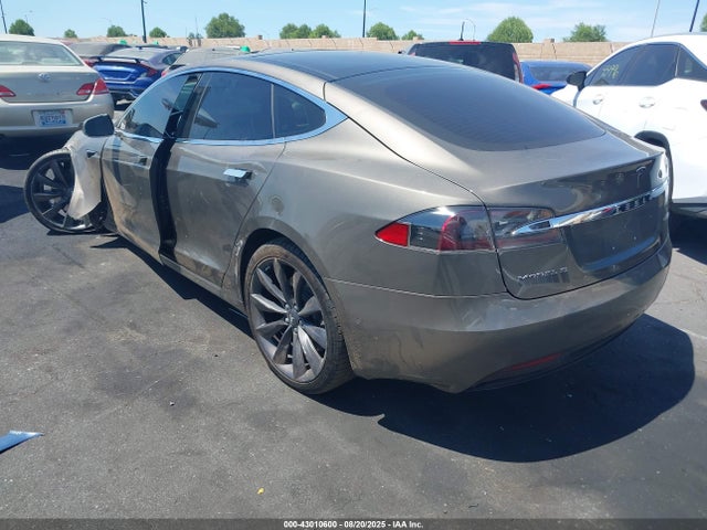 2016 TESLA MODEL S 5YJSA1E2XGF170982 Photo 2