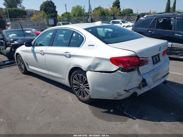 WBAJA9C56KB253941 BMW 530e