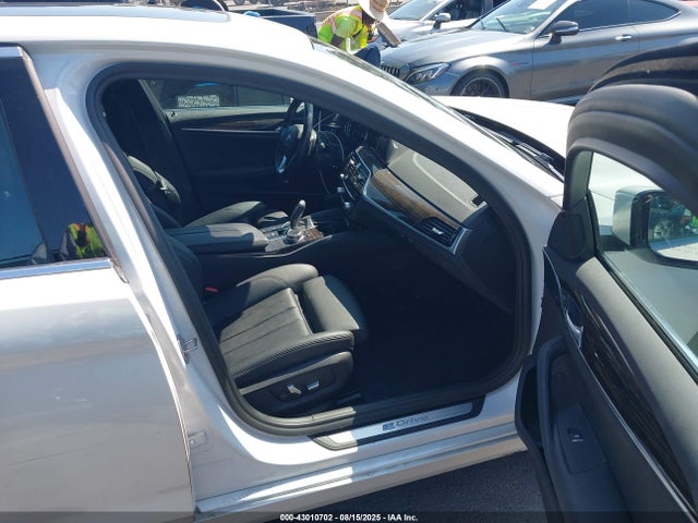 WBAJA9C56KB253941 BMW 530e