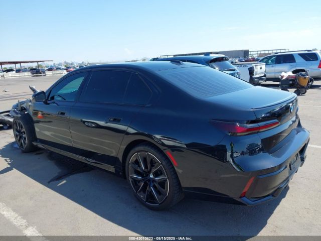 2024 BMW 740 WBA33EH00RCN95298 Photo 2