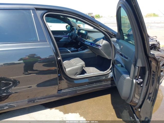 2024 BMW 740 WBA33EH00RCN95298 Photo 4