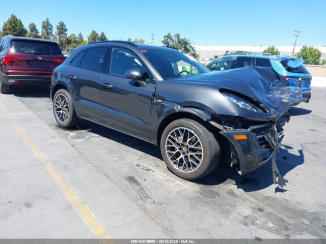 2017 PORSCHE MACAN WP1AB2A54HLB13947 Photo 0