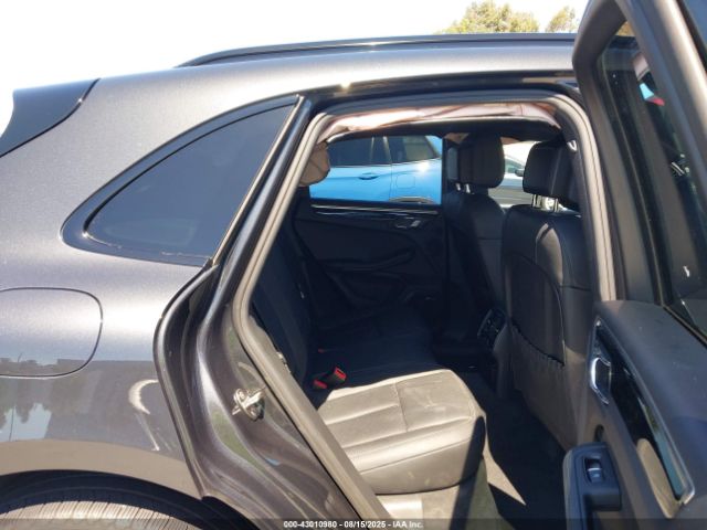 2017 PORSCHE MACAN WP1AB2A54HLB13947 Photo 7