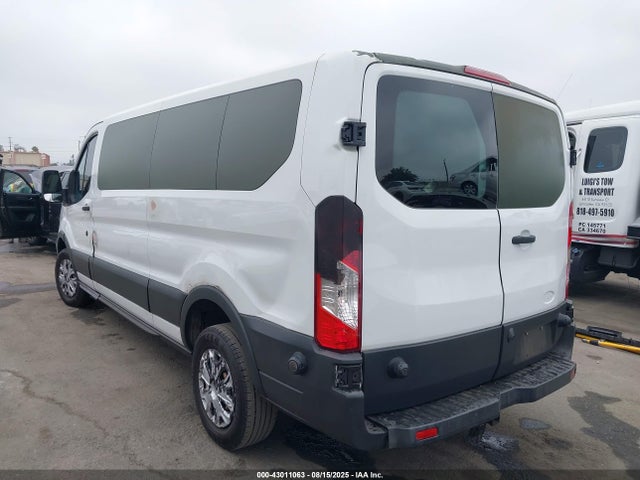 1FBZX2ZM5HKA56430 Ford 2017