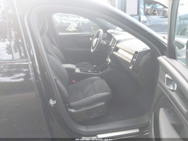 2023 VOLVO XC40 RECHARGE PURE ELECTRIC YV4ED3UL4P2090667 Photo 4