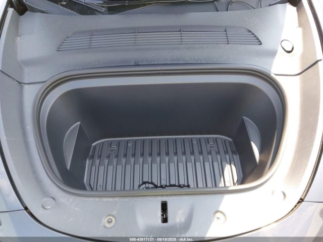 2025 TESLA MODEL Y 7SAYGDEDXSA376016 Photo 9