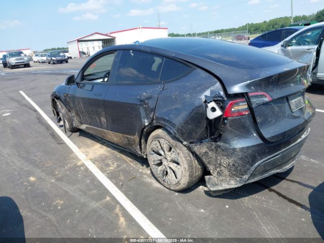 2025 TESLA MODEL Y 7SAYGDEDXSA376016 Photo 2