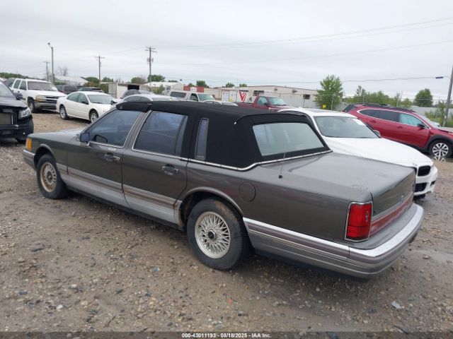 1990 LINCOLN TOWN CAR 1LNLM82F0LY608894 Photo 2