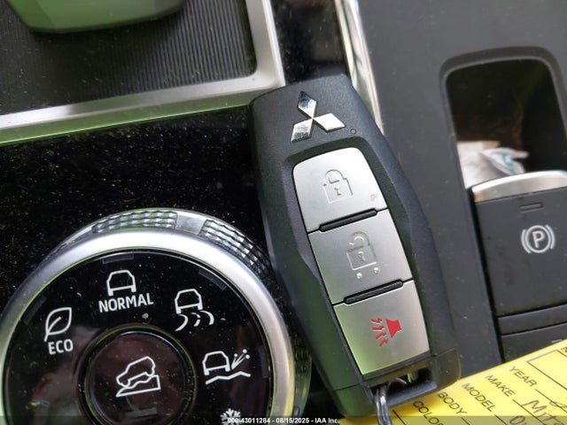 JA4J4TA85NZ019767 Mitsubishi Outlander
