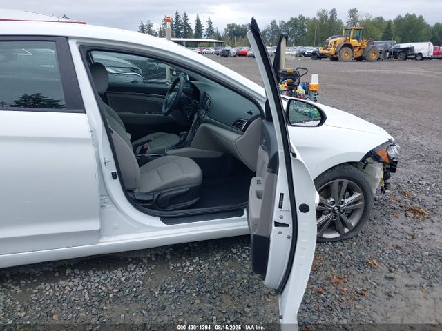 Hyundai Elantra 2017 5NPD84LF8HH044022 Image 5