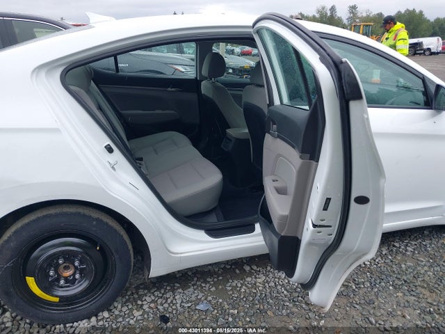 Hyundai Elantra 2017 5NPD84LF8HH044022 Image 8