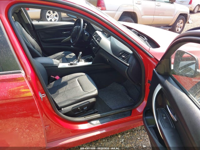 WBA3B1C51EPV79158 BMW 320i