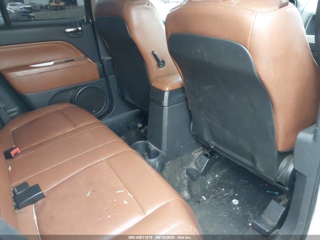 1C4NJDEBXGD725001 Jeep 2016