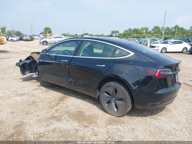 Tesla 2019 2019 5YJ3E1EA9KF394639 Image 3