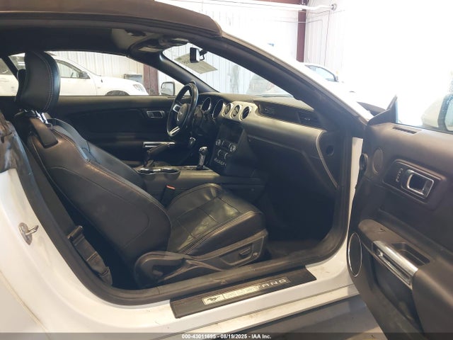 1FATP8UH5L5125435 Ford Mustang