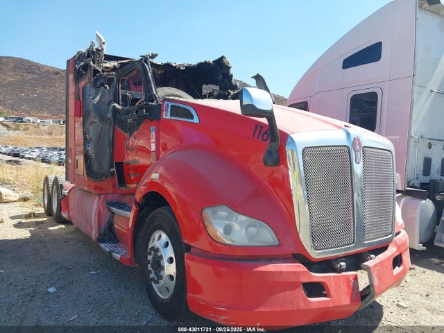2017 Kenworth T680 მანქანა იყიდება აუქციონზე, vin: 1XKYD49X2HJ180364, აუქციონის ნომერი: 43011731