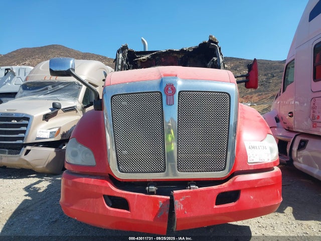 43011731 :رقم المزاد ، 1XKYD49X2HJ180364 vin ، 2017 Kenworth T680 مزاد بيع
