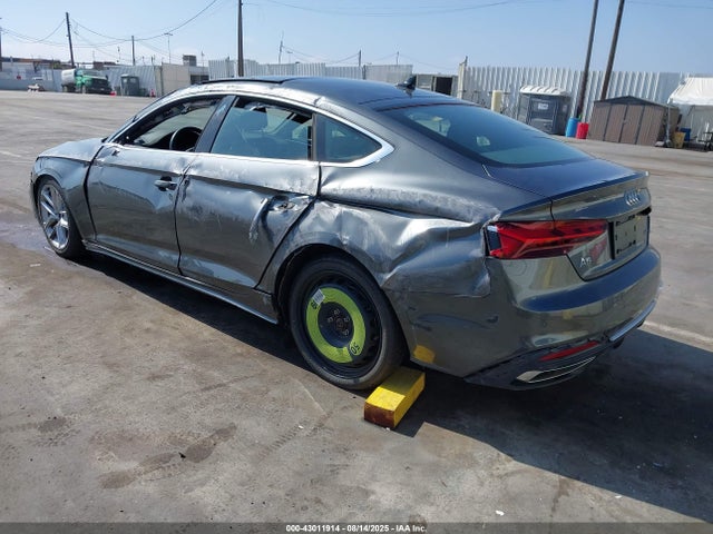 2024 AUDI A5 SPORTBACK WAUFACF53RA071001 Photo 2