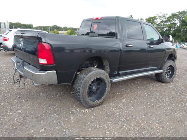 43011971 :رقم المزاد ، 3C6RR7LT6HG793735 vin ، 2017 Ram 1500 Big Horn  4x4 5'7 Box مزاد بيع