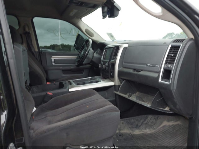 43011971 :رقم المزاد ، 3C6RR7LT6HG793735 vin ، 2017 Ram 1500 Big Horn  4x4 5'7 Box مزاد بيع